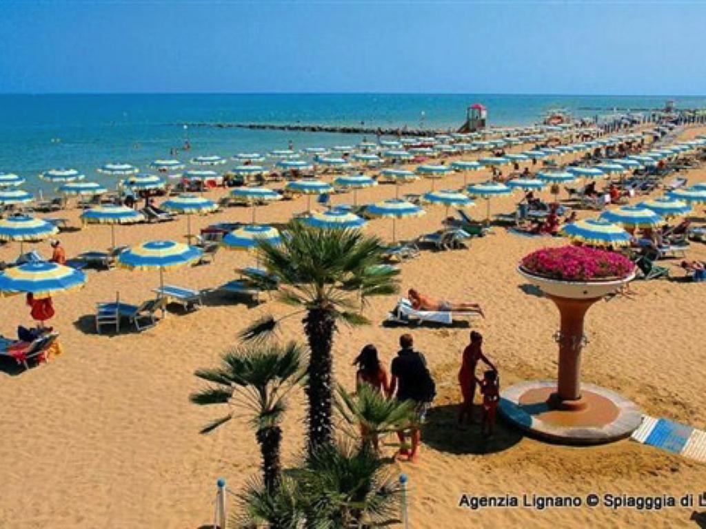 Lignano Riviera With Fireplace & Air Conditioning Lignano Sabbiadoro Zewnętrze zdjęcie