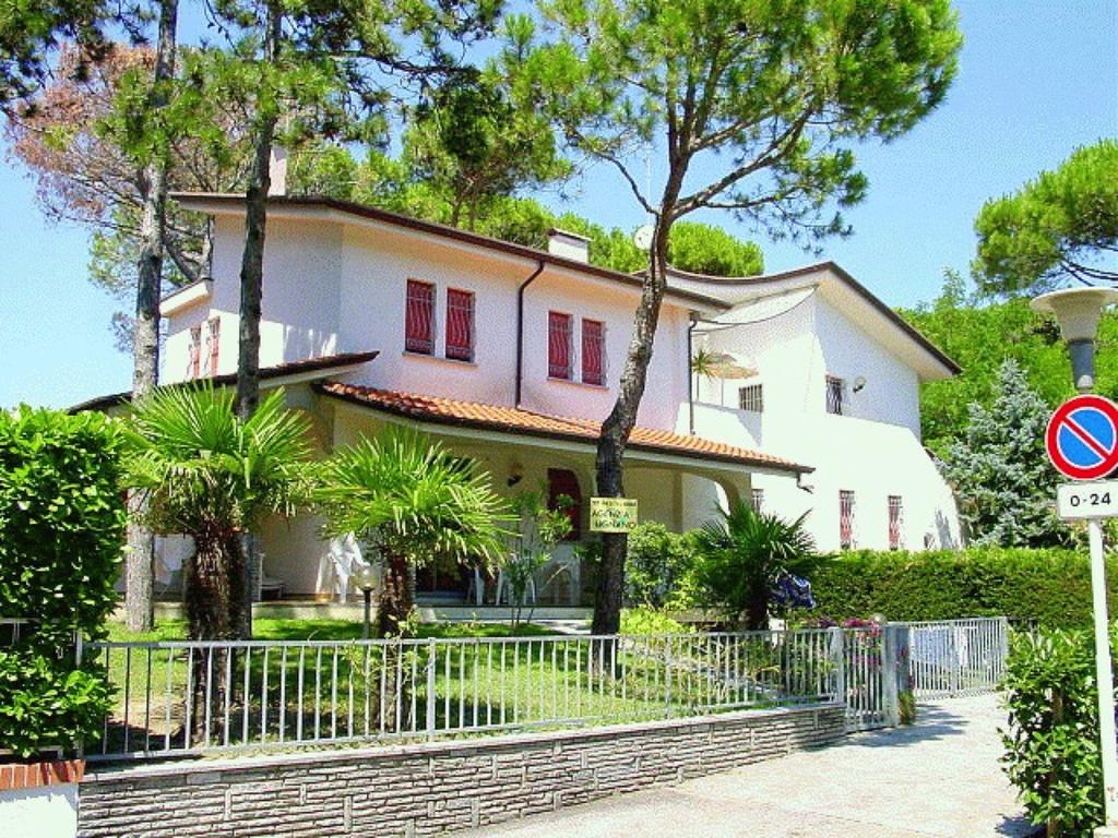 Lignano Riviera With Fireplace & Air Conditioning Lignano Sabbiadoro Zewnętrze zdjęcie